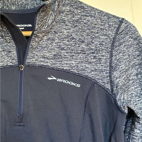 Brooks Women's Black and Heather Gray Performance Jersey - Picture 4 of 11